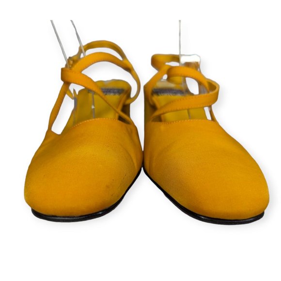 Mootsie Tootsie Mustard Love Ya Fabric Block Heel Size 8 - Picture 3 of 12